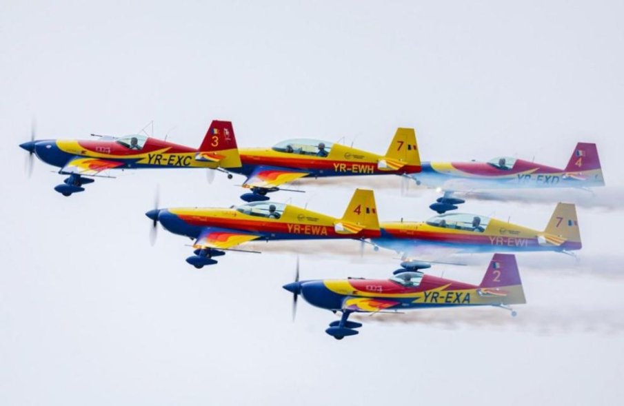 „Ястребите на Румъния“ представят спиращо дъха авиошоу над Бургас