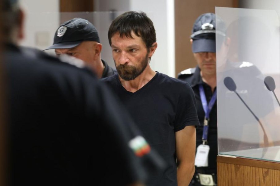 Оставиха за постоянно в ареста мъжа, подал фалшив сигнал за бомба на летището в София