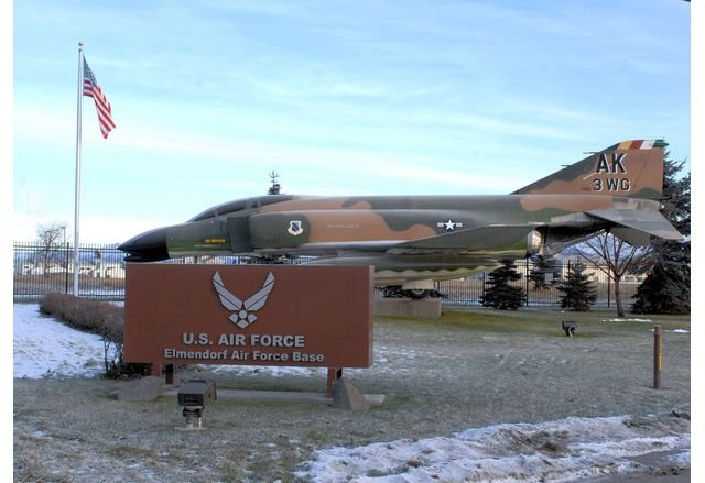 Военна база домакин на историческата среща между Тръмп и Путин