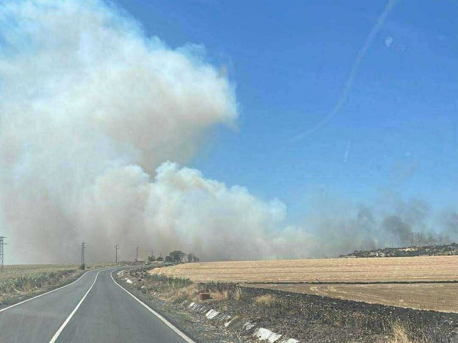 Голям пожар пълзи към вилната зона на Българово, тече евакуация (ВИДЕО/ОБНОВЕНА)
