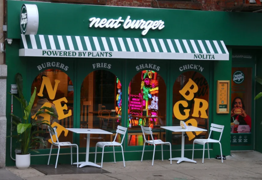 ЗАРАДИ € 20 МЛН: Хамилтън и Ди Каприо обявиха фалит