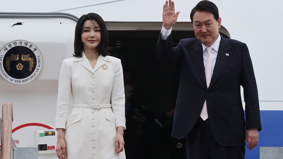 Тикнаха в ареста бивша първа дама заради финансови машинации