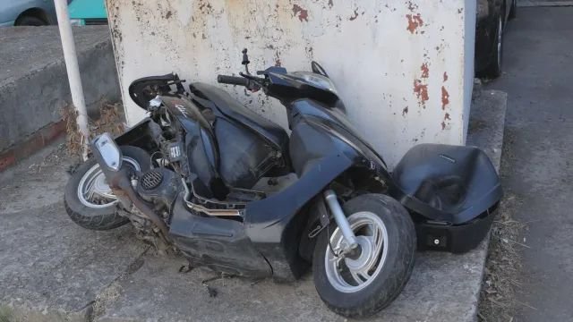 Докато заличава следите по колата си: Задържаха избягалия шофьор, помел мъж и жена край Ахелой