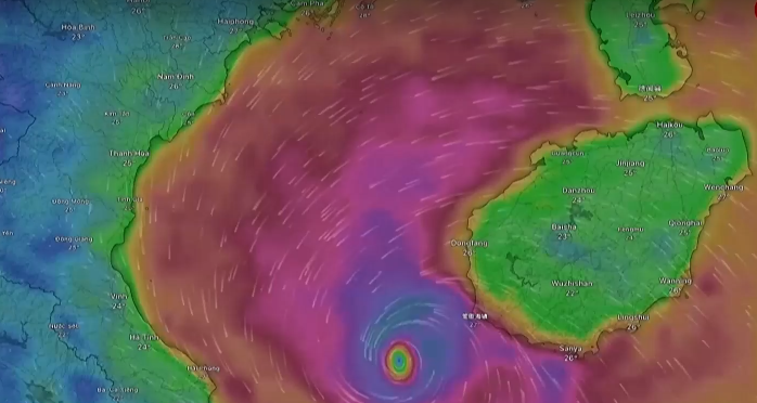 Мащабна евакуация във Виетнам заради тайфун