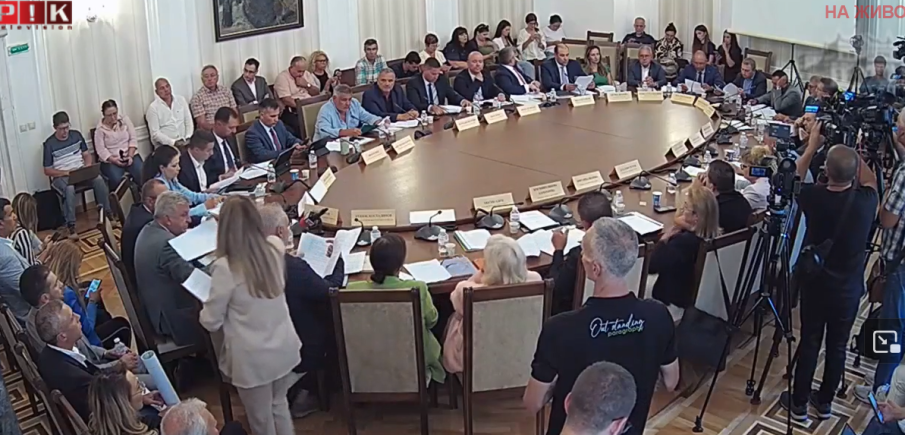 ПИК TV: След призива на Пеевски! Комисията по околна среда се събра извънредно заради безводието. Храм и язовир се правят най-бавно, убеден е министър Генов (ОБНОВЕНА)