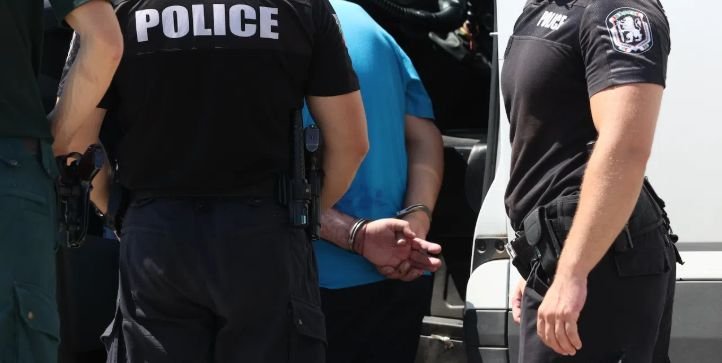 ОТ ПОСЛЕДНИТЕ МИНУТИ! Задържаха шофьора на буса, превозвал нелегални мигранти в Лозенец