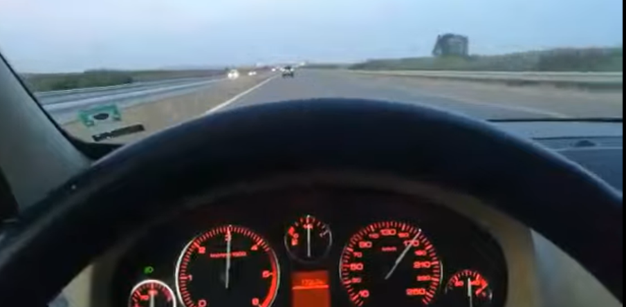 Луксозен джип лети с 218 км/ч на магистрала Тракия, друг само“ с 204 (СНИМКА)