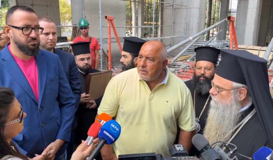 САМО В ПИК! Кой е този мъж, до когото снажният Борисов изглеждаше като дете (СНИМКИ)