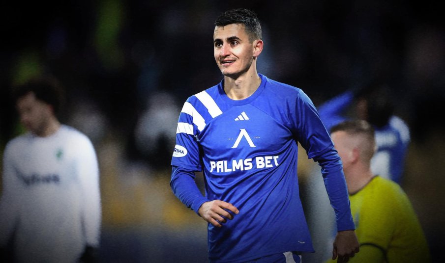 СЕРИОЗЕН ПРОБЛЕМ: Важен играч на Левски виси за АЗ Алкмаар