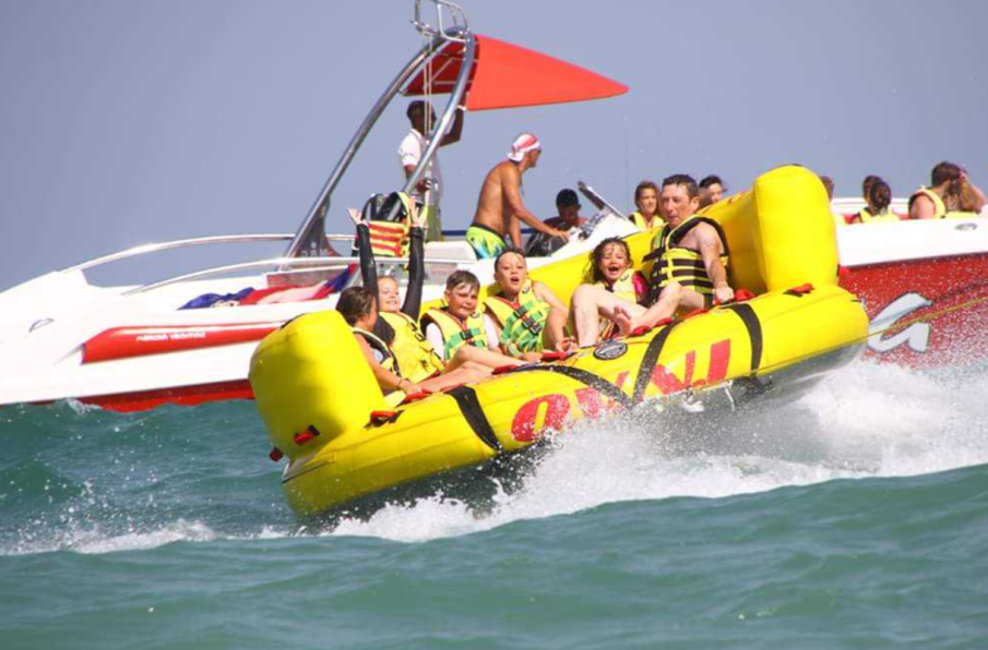 Разследват инцидента, при който 15-годишен пострада на плаващ дюшек в Слънчев бряг