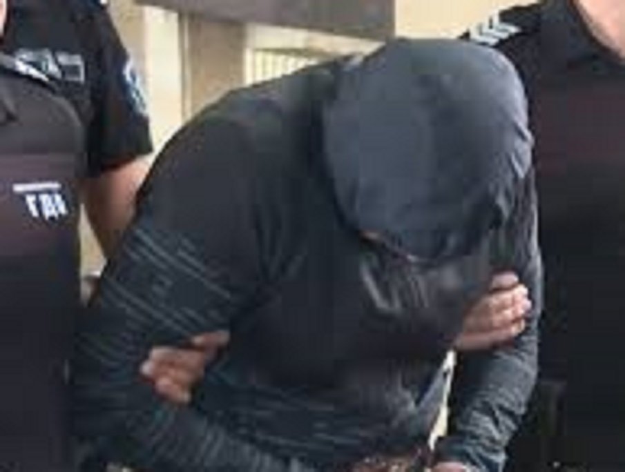 Обвиненият в грабеж пред банка в София влиза в съда