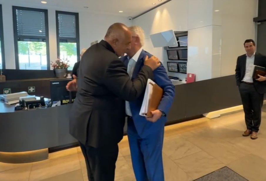 ИЗВЪНРЕДНО В ПИК! Борисов сложи в малкия си джоб Радев - отиде първи за среща с шефовете на Райнметал (ВИДЕО)