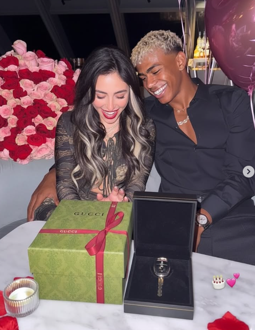 Ламин Ямал подари Ферари на гаджето си