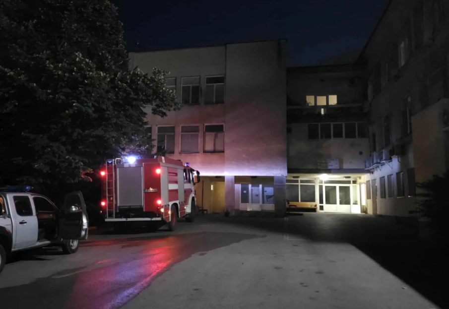 Пожар в болницата в Хасково, евакуираха пациенти