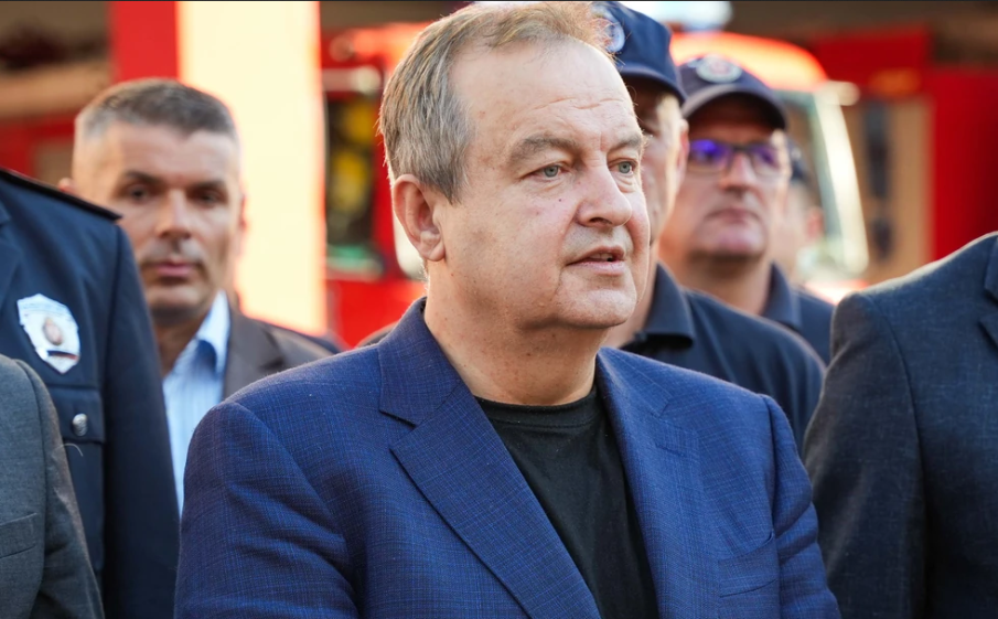 Сръбският вътрешен министър получи три куршума в писмо