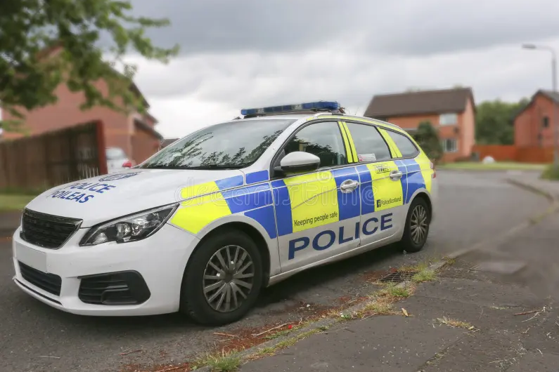 12-годишно момиче размаха брадва и нож пред българи в Шотландия