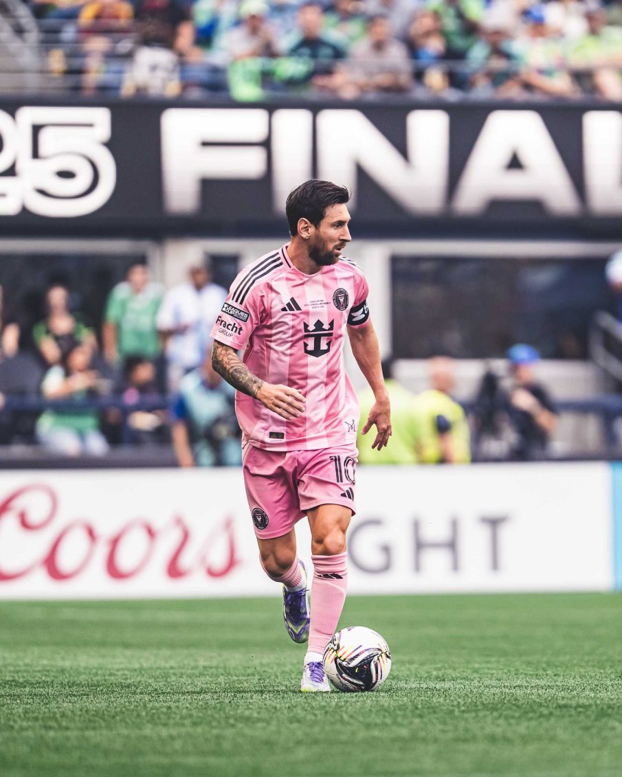 Лапорта тръшна вратата на Меси за Барселона