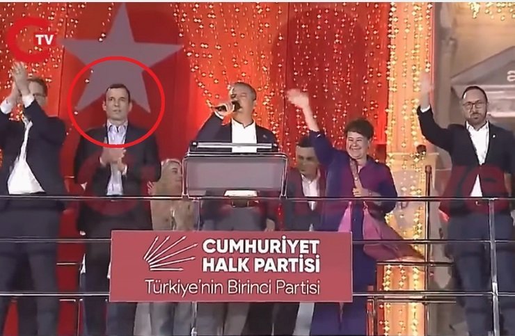 НАЛИ ВСИЧКО МУ Е НАРЕД В СОФИЯ: Васил Терзиев цъфна на митинг в Турция (ВИДЕО)