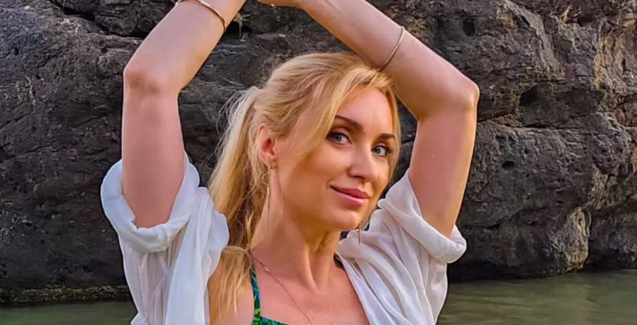 Галка от Каризма развя сочно дупе (СНИМКА)