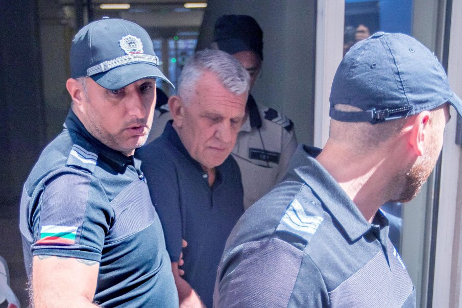 СЪДЪТ РЕШАВА: Ще остане ли за постоянно в ареста Паскал