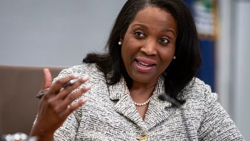 Тръмп уволни управителя на Федералния резерв Лиса Кук. Тя избесня: Той няма право на това!