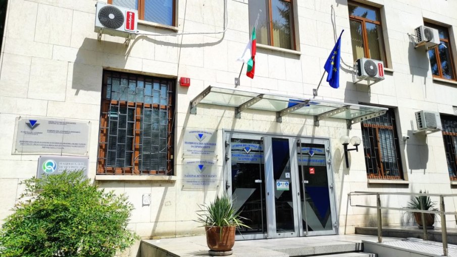 Обвиняват в хулиганство шефката на НАП - Велико Търново, докладваха я на Сарафов