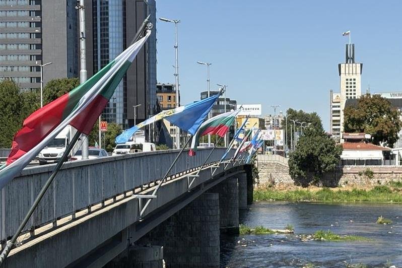 Окичиха Пловдив с нови флагове в очакване на Съединението