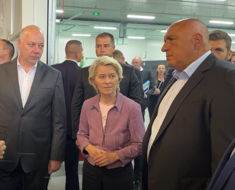 ИЗВЪНРЕДНО В ПИК TV! Борисов, Желязков и шефката на ЕК на инспекция във ВМЗ-Сопот - Урсула видя какво произвежда заводът (ВИДЕО/ОБНОВЕНА)