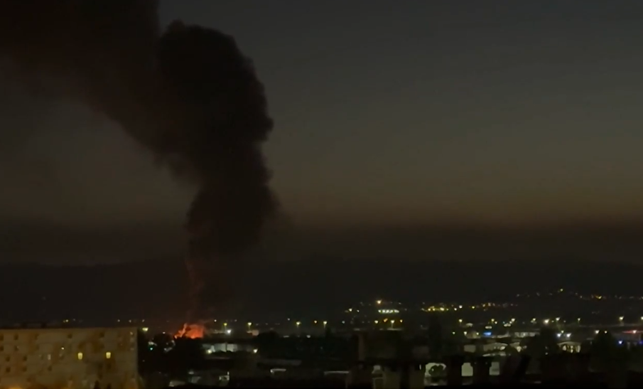 Пожар пламна в столичния квартал „Илиянци“