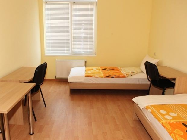 ЖИЛИЩНА КРИЗА: Над 1200 студенти без покрив преди началото на учебната година