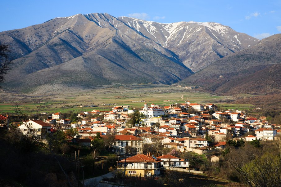 В Гърция освобождават от имотни данъци жителите на малки селища