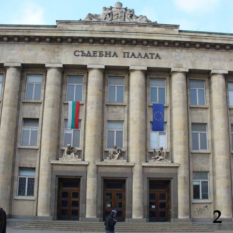 18-годишният бияч на полицейския шеф в Русе остава зад решетки