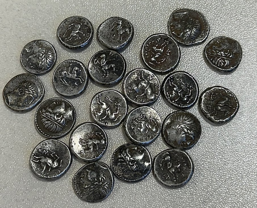 Агенция Митници предостави 82 контрабандни монети на Регионален исторически музей - София 