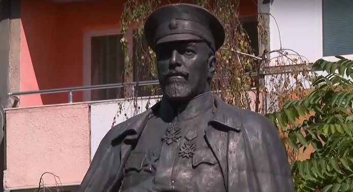 Откриха паметник на ген. Владимир Вазов в София