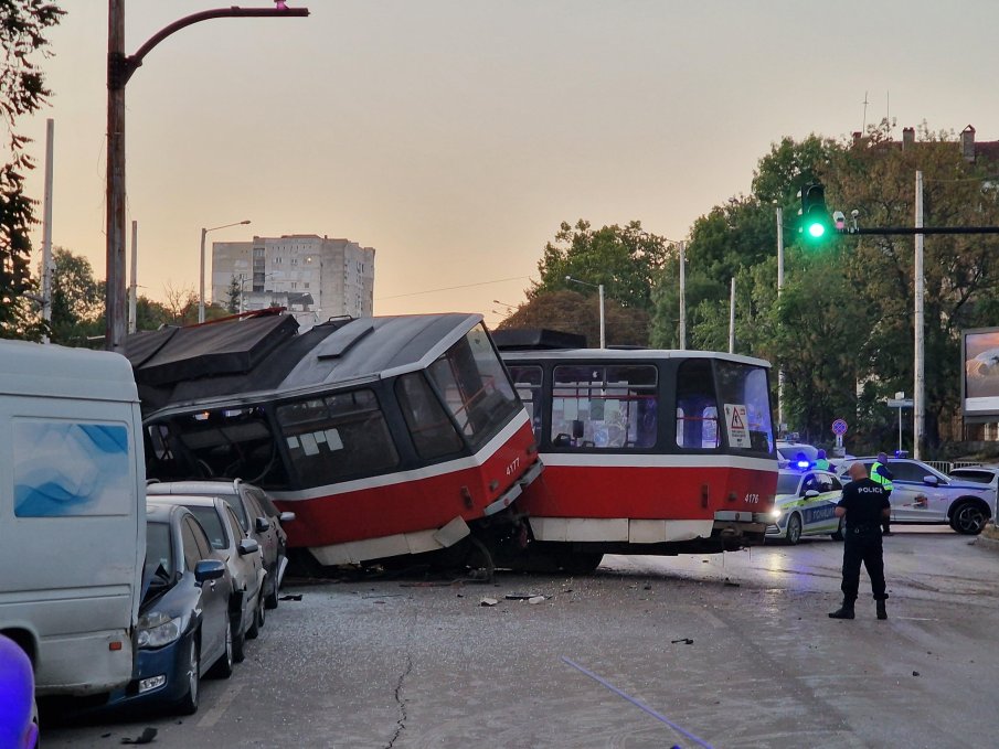СЛЕД БРУТАЛНИЯ ЕКШЪН: Наказват ватмана на злополучния трамвай 22