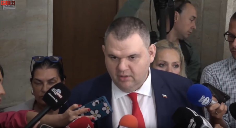 ПЪРВО В ПИК TV! Пеевски се закани да направи много разкрития през президентската кампания: Радев да излезе и да си направи партията! Няма да позволя никой да тресе страната и да излъже хората (ВИДЕО)