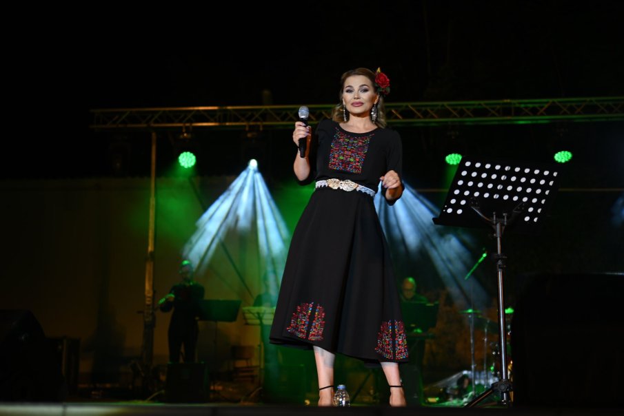 Деси Слава си купи къща в Пловдив