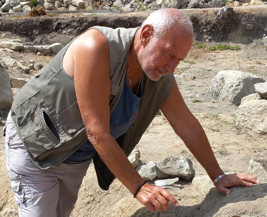 Смъртта на две деца от XIV в. потресе археолозите на Перперикон