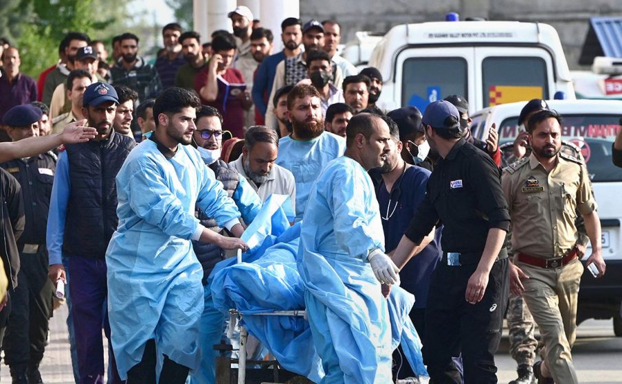 Камион се вряза в тълпа в Индия, най-малко осем души са загинали