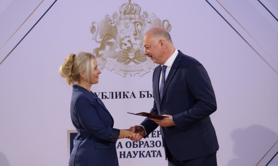 Желязков на наградите „Национална диплома“: Да си отличник е постоянното желание да надскочиш себе си