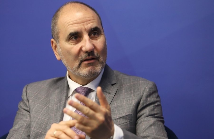 САМО В ПИК И РЕТРО: Цветан Цветанов на опера в Миланската Скала (СНИМКА)