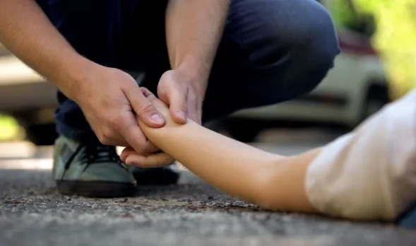 ТРАГЕДИЯ! Почина 16-годишното момче, прегазено умишлено от пастрока си в Басарбово