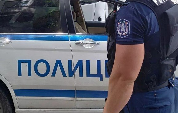 Полицията задържа по горещи следи криминално проявен, заклал жена в Пещера