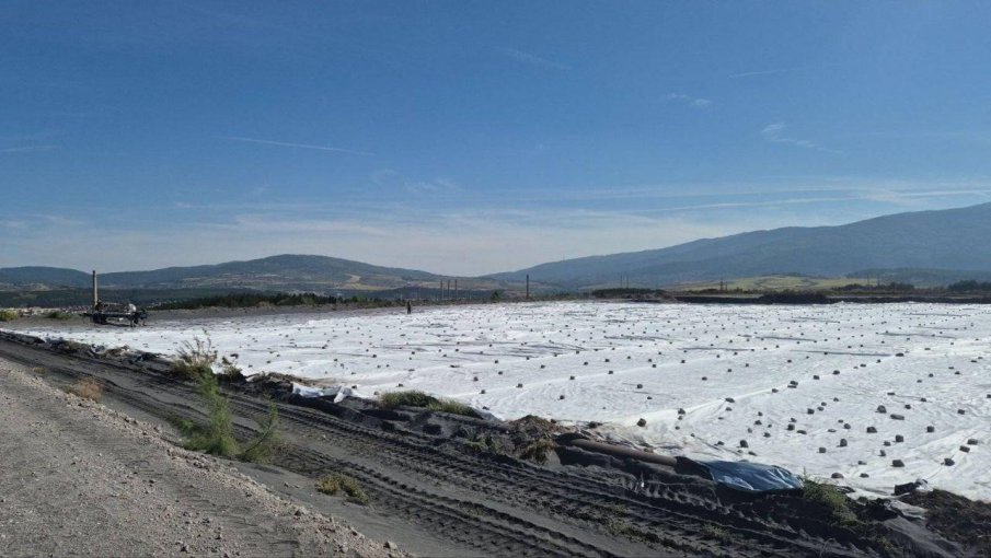 Покривка предотвратява запрашаването на Перник при ветрове