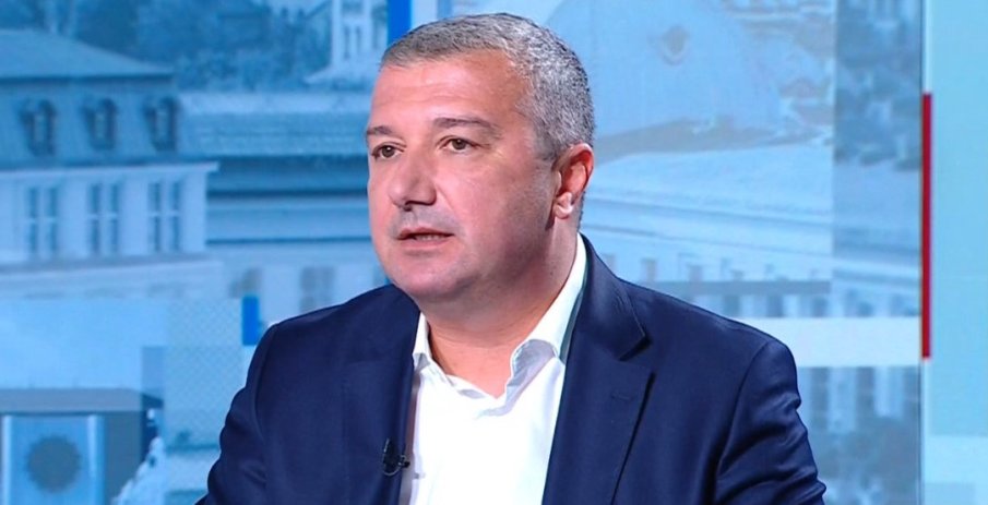 Драгомир Стойнев удари по амбициите на опозицията - каза защо вотовете на недоверие на ППДБ и на Възраждане са обречени на провал