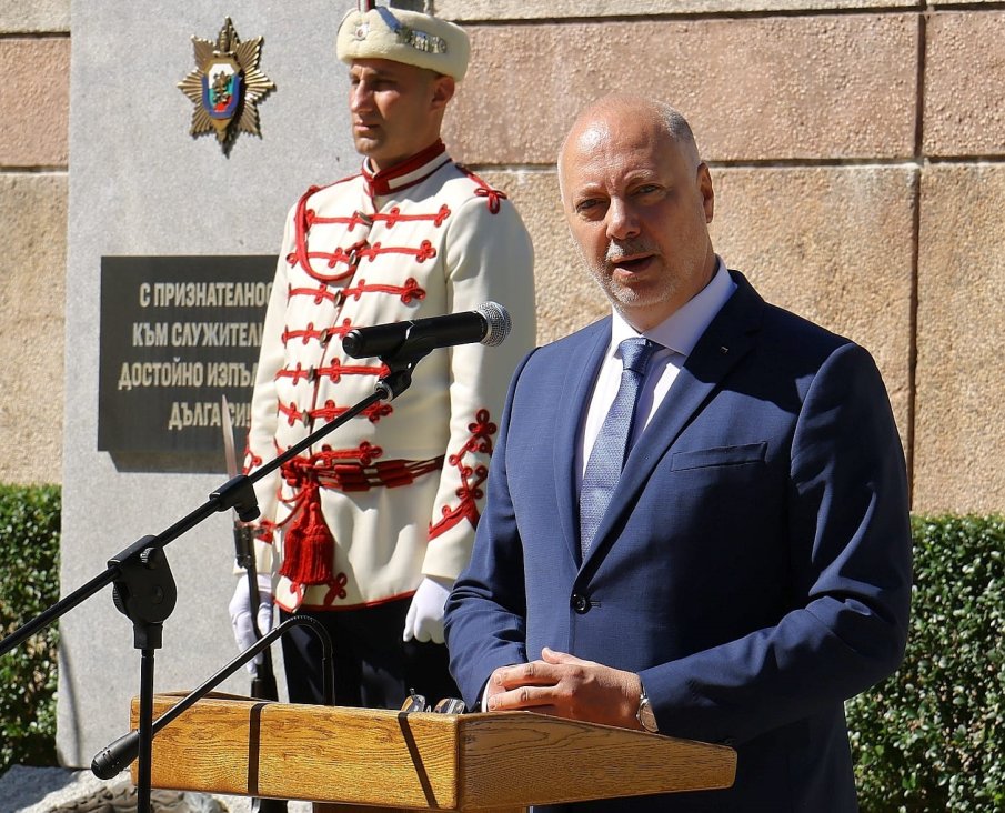 Росен Желязков, сдържан и обран, с нов тип политика и комуникация. Какво следва?