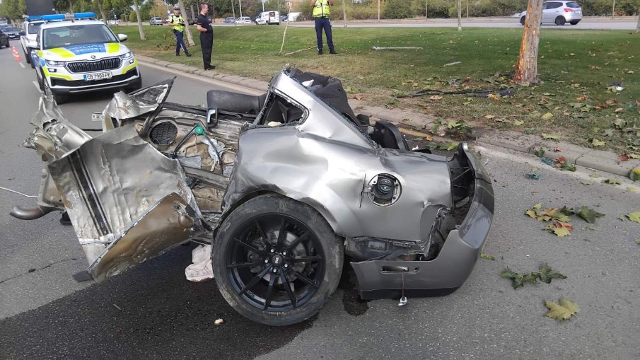 Тежка катастрофа на столичния бул. „Ботевградско шосе“ - очевидци съобщават за човешки крайници по пътното платно (ВИДЕО)