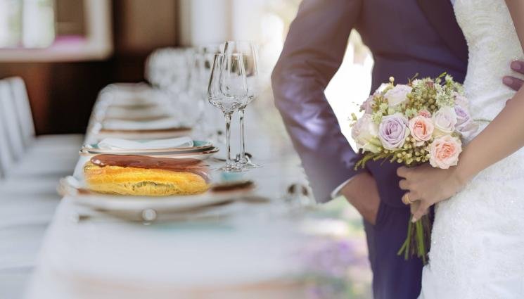 Над 250 души са с хранително отравяне след сватба в Сливенско