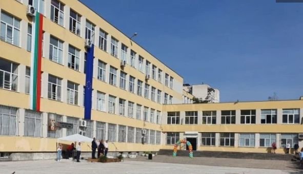 Работата по две нови училища в Пловдив не спира