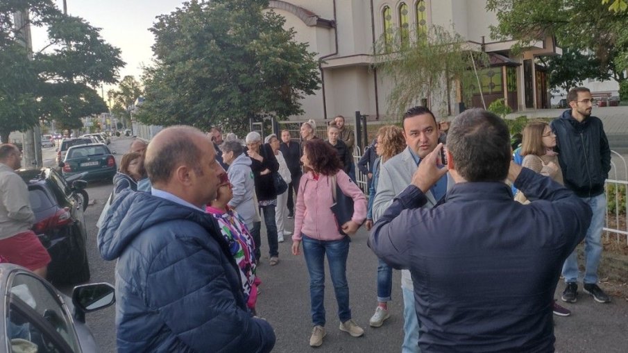 Без парно и топла вода до Нова година: Дружба на бунт срещу Топлофикация